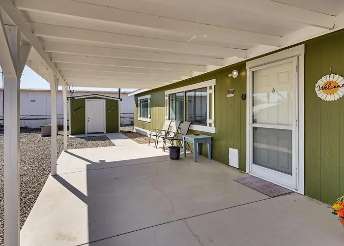 2 Mi To Colorado River! Family W/ Fenced Yard Ferienhaus