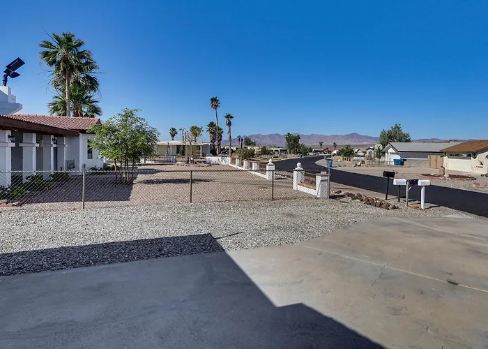 2 Mi To Colorado River! Family W/ Fenced Yard *